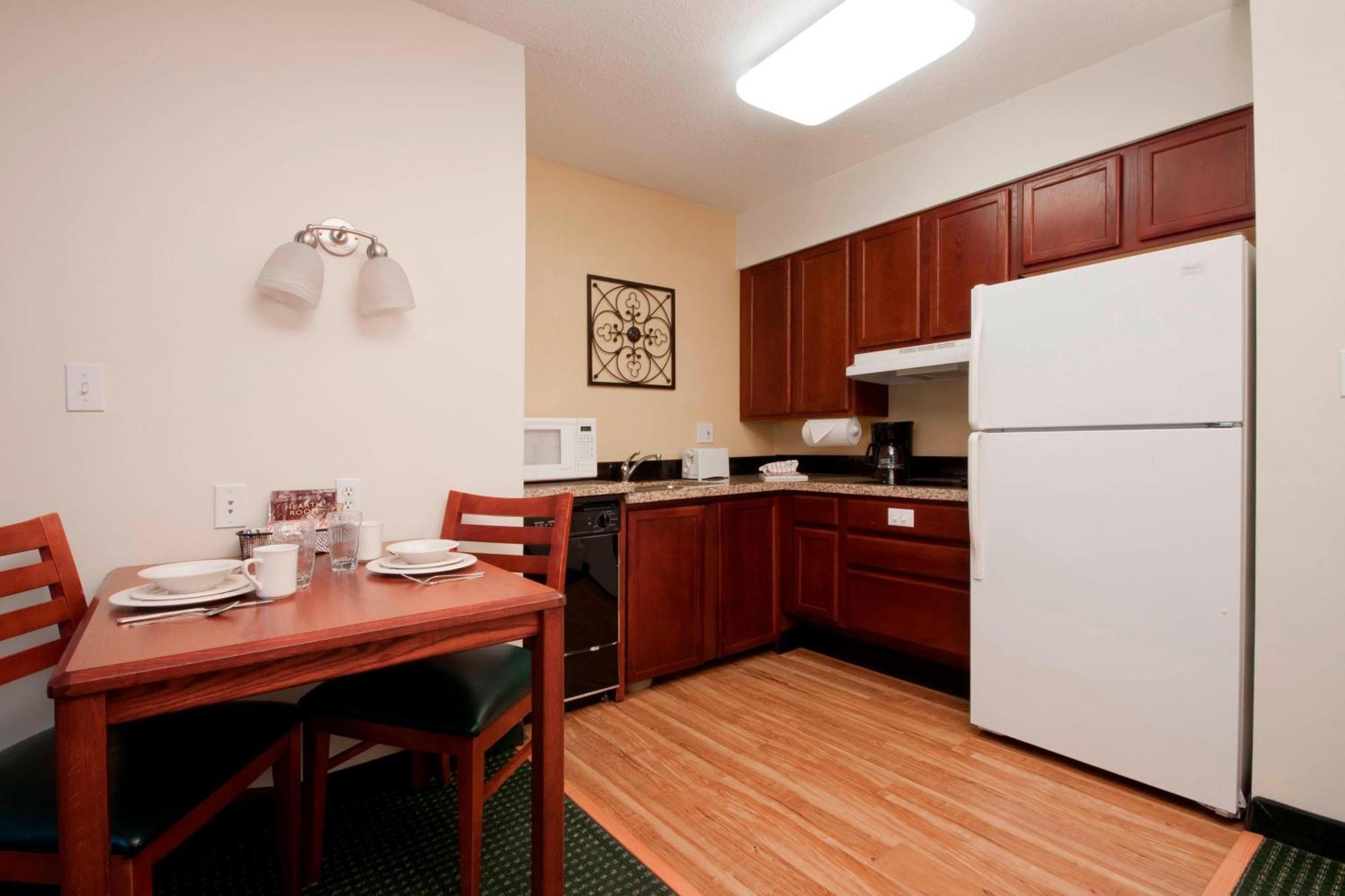 Residence Inn By Marriott Tulsa South Экстерьер фото