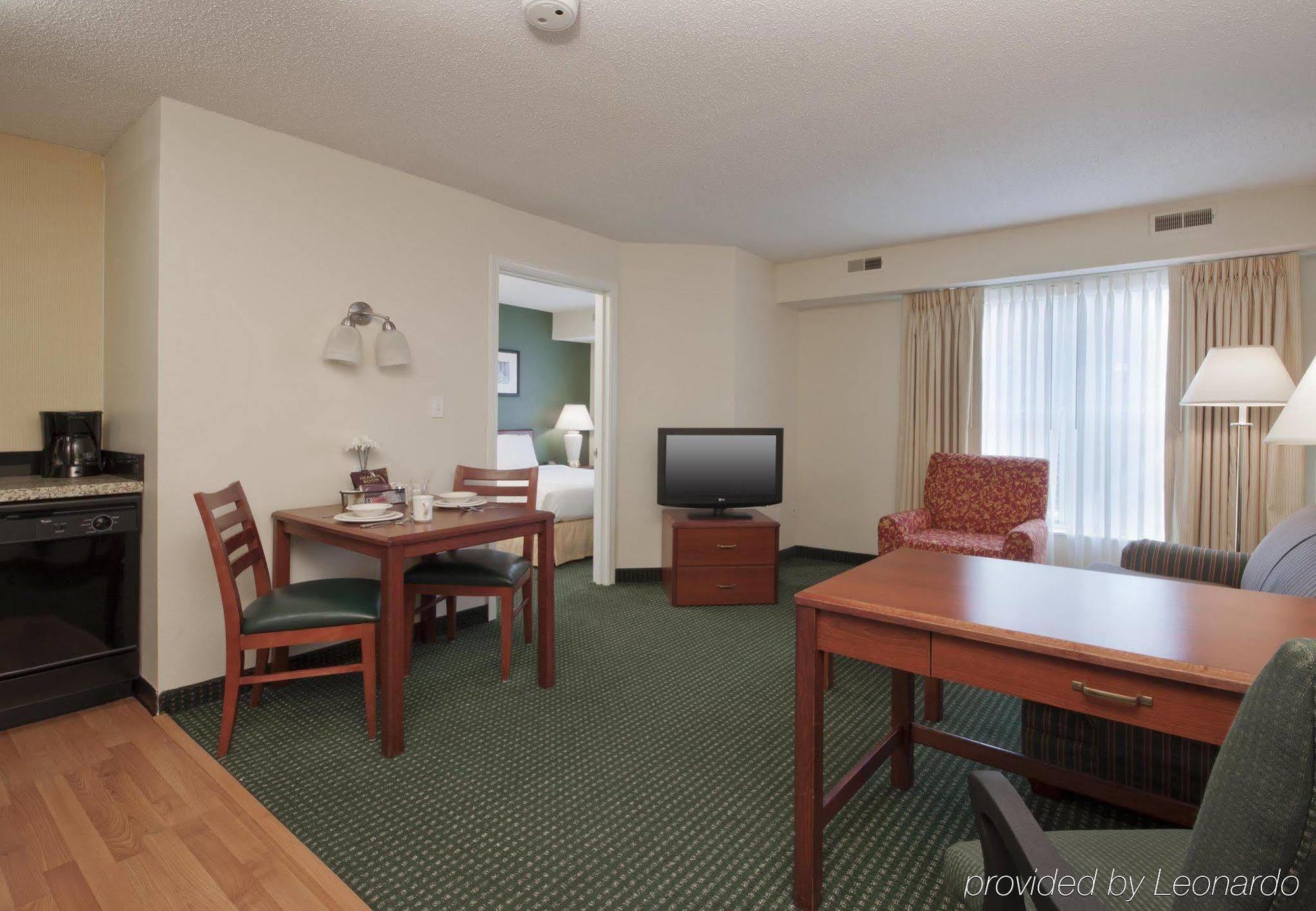 Residence Inn By Marriott Tulsa South Экстерьер фото
